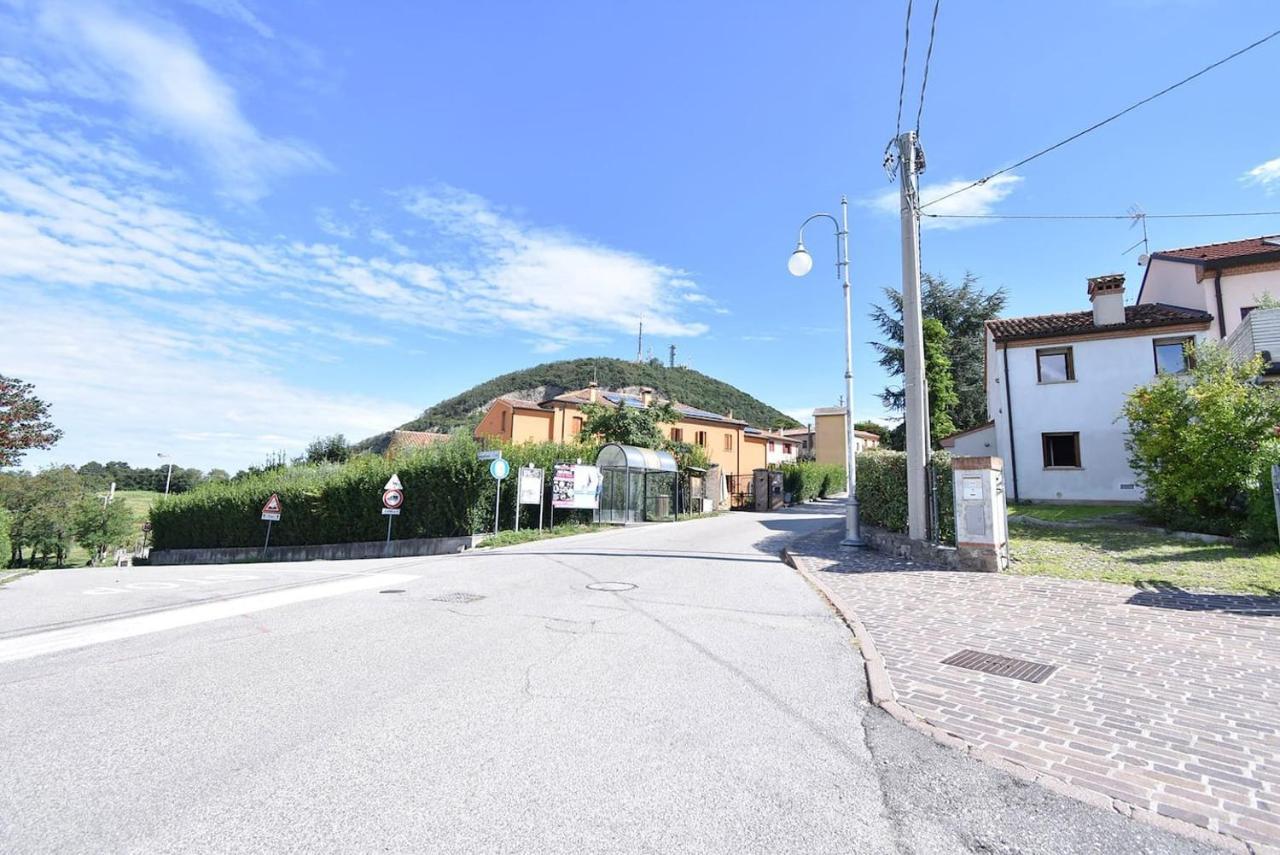 Calaone Wondeful Duplex Apartment Con Parcheggio X4 Baone Exterior foto